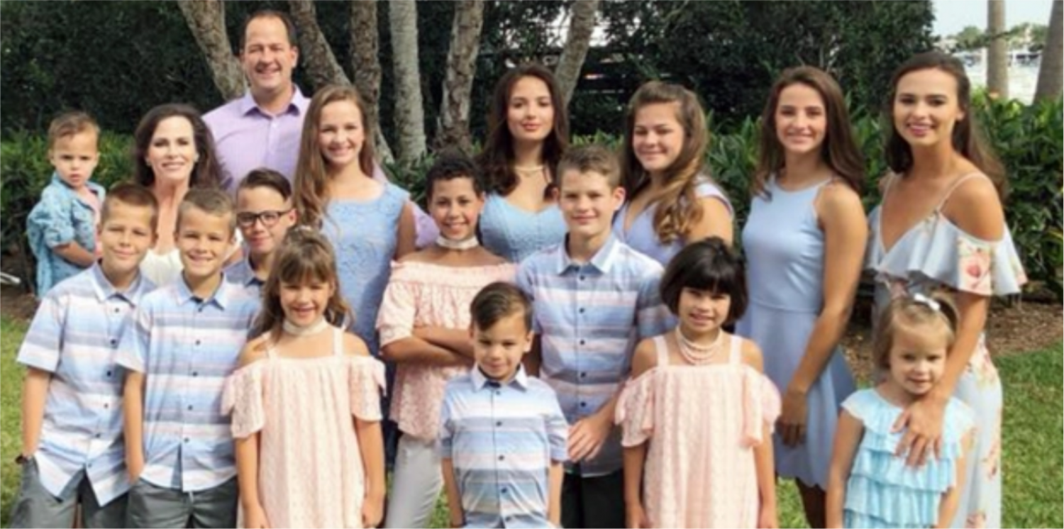 Így néz ki egy 16 gyermekes család