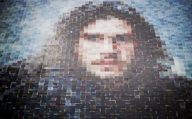 Hatalmas Jon Snow portré 3900 bankkártyából kirakva